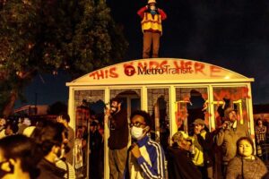 Minneapolis and New York Bus Drivers Stand Up To Cops, Refuse to Transport George Floyd Protesters to Jail