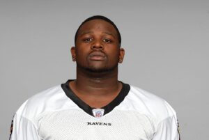 Former NFL Fullback Le'Ron McClain Posts Heart-Wrenching Plea for Help on Twitter: 'My Head Is Crazy…Help Me Please!'